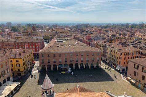 cattedrale-torre-piazza-modena3-300x200